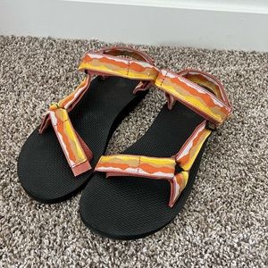 Women’s Tevas